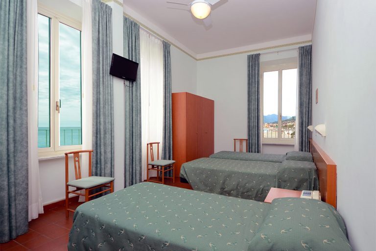 room pietra ligure